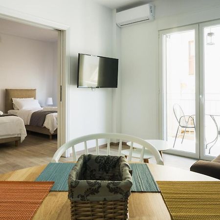 Comfort Zone Apartment In The Heart Of Athens Exterior photo